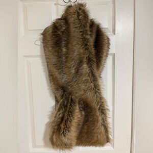 MOTF Faux Fur Scarf in Brown